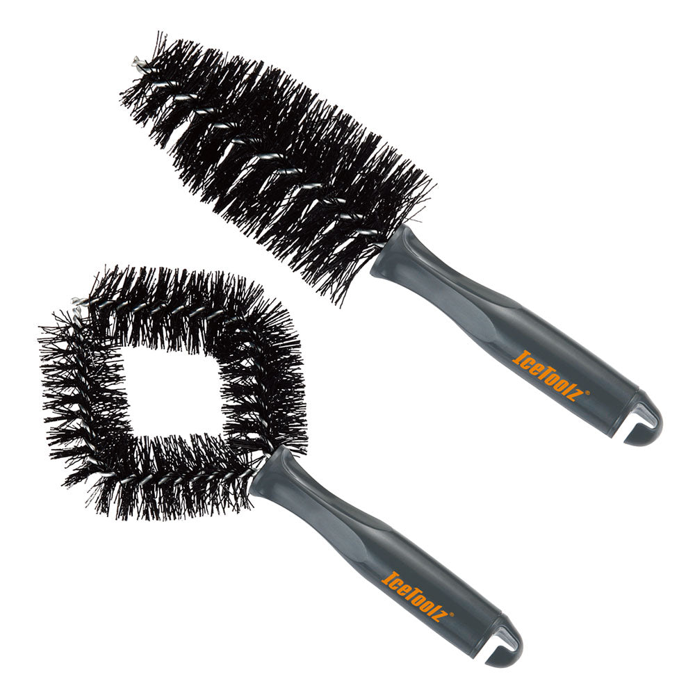 Buy Icetoolz C124 MTB Tire And Sprocket Brush Set Cyclop.in